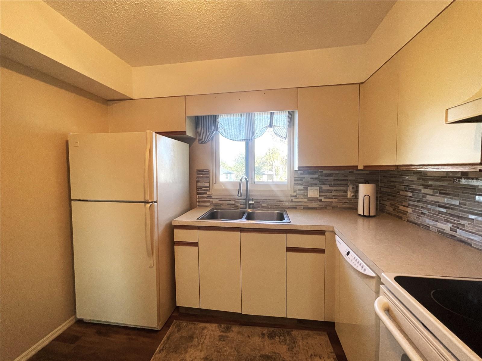 CHATHAM PH 01 - Residential