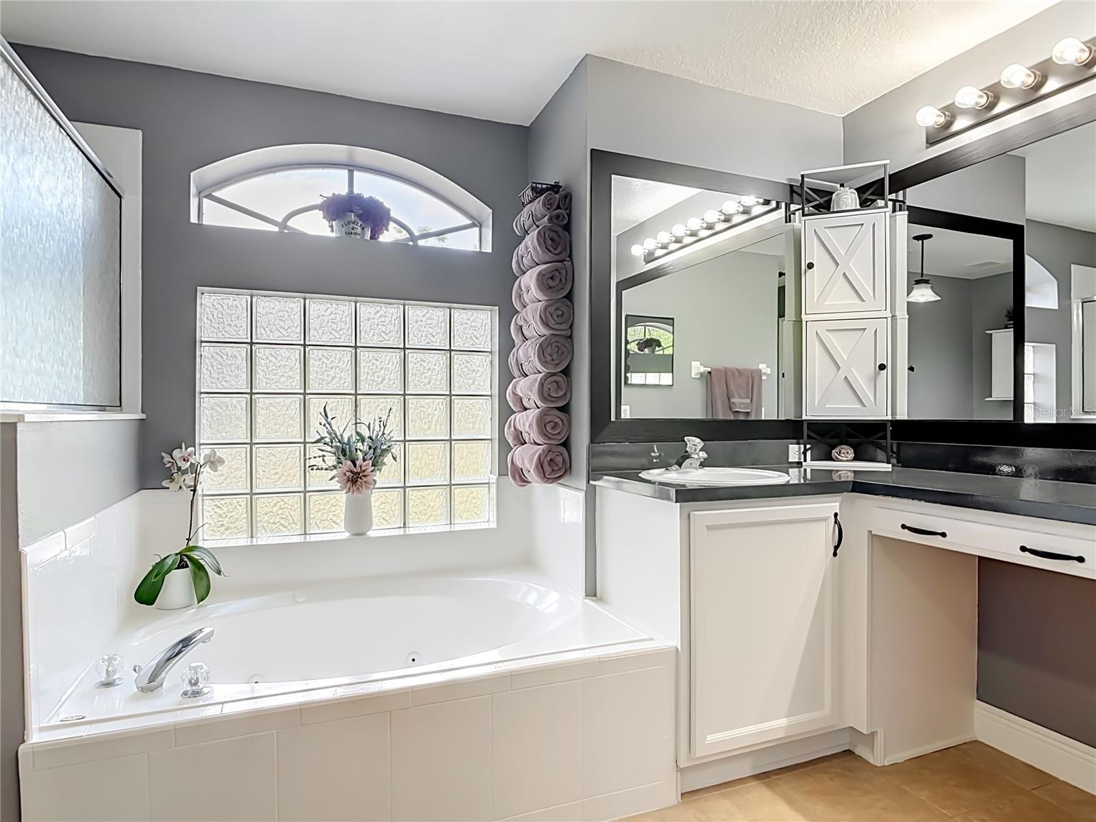 DELTONA LAKES UNIT 3 - Residential