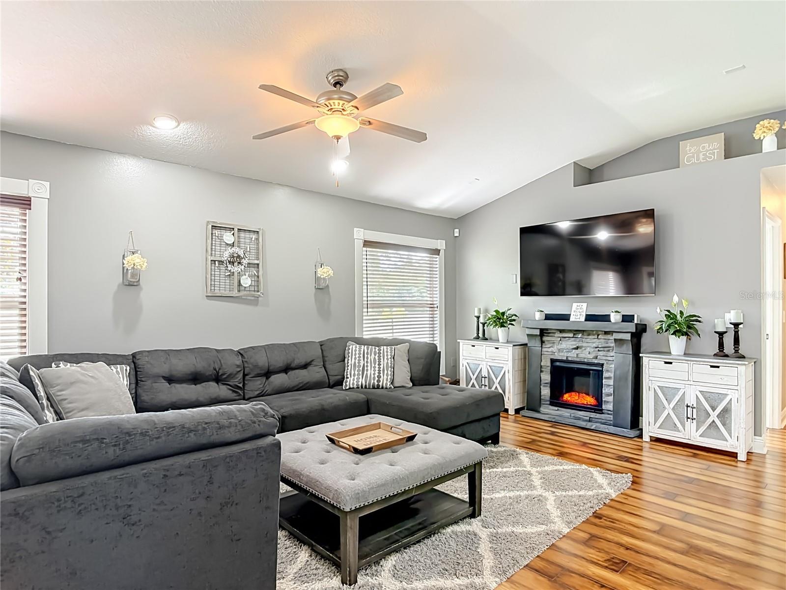 DELTONA LAKES UNIT 3 - Residential
