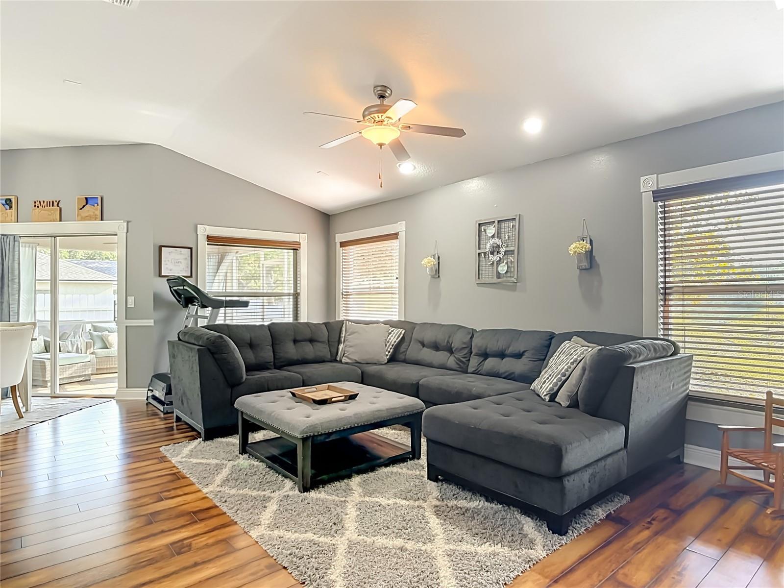 DELTONA LAKES UNIT 3 - Residential