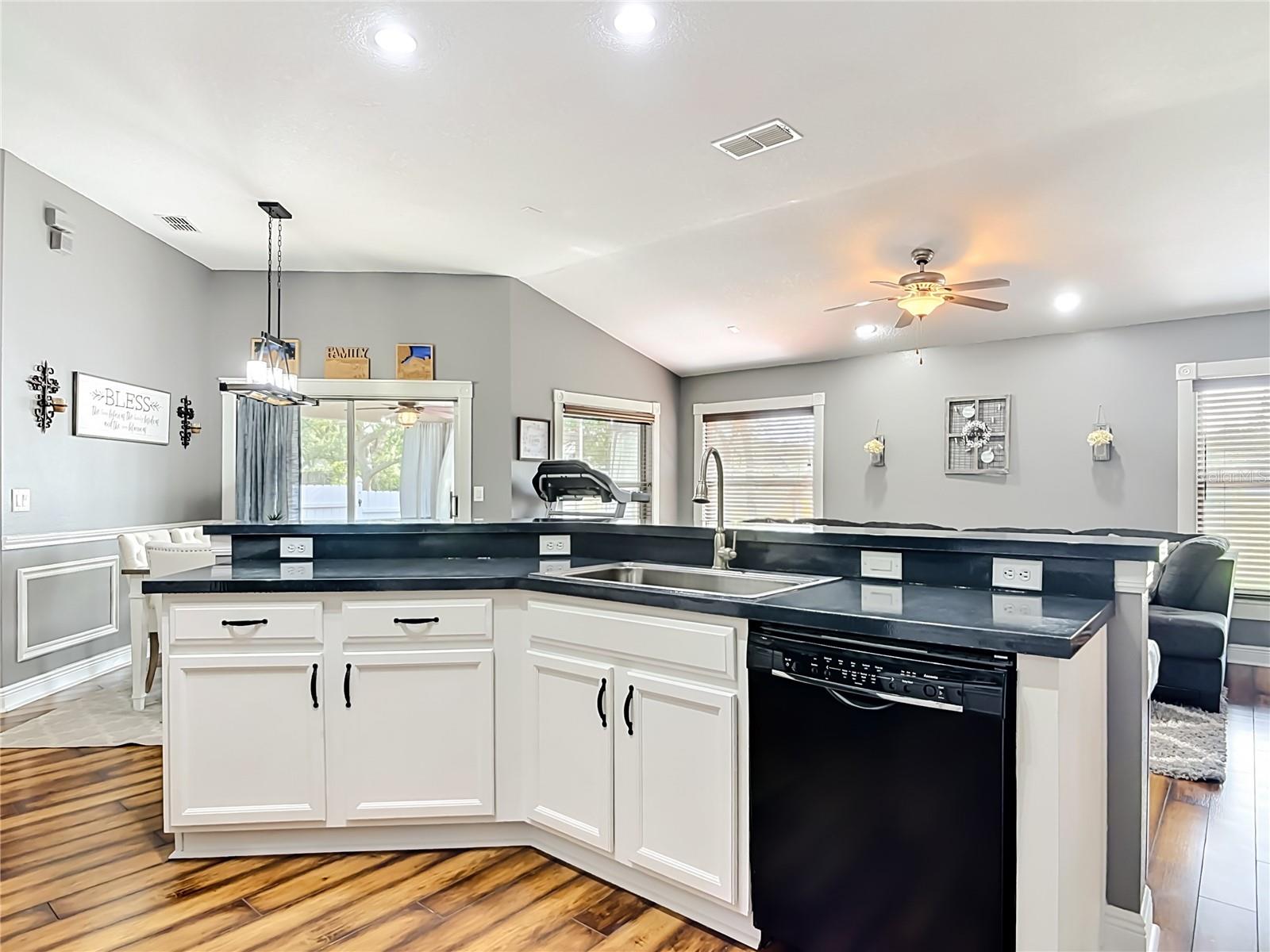DELTONA LAKES UNIT 3 - Residential