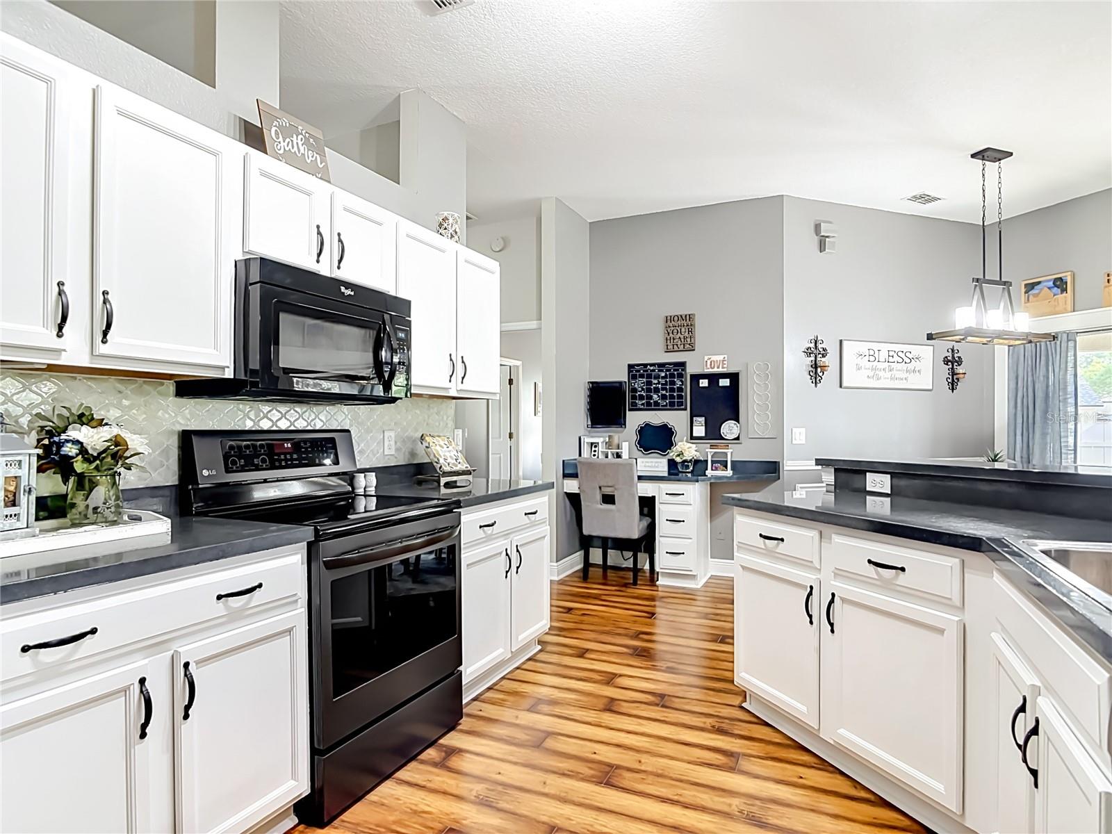 DELTONA LAKES UNIT 3 - Residential