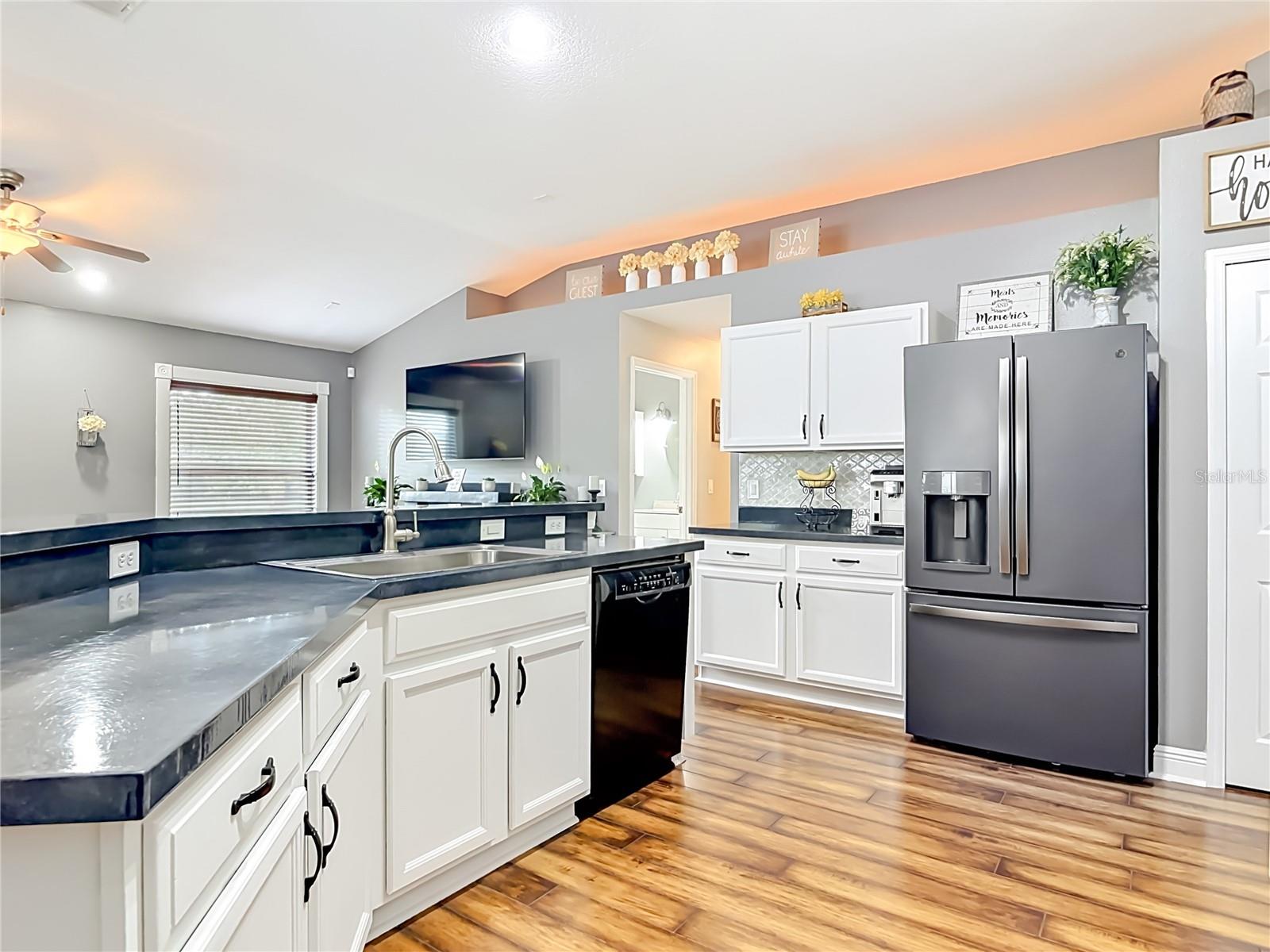 DELTONA LAKES UNIT 3 - Residential