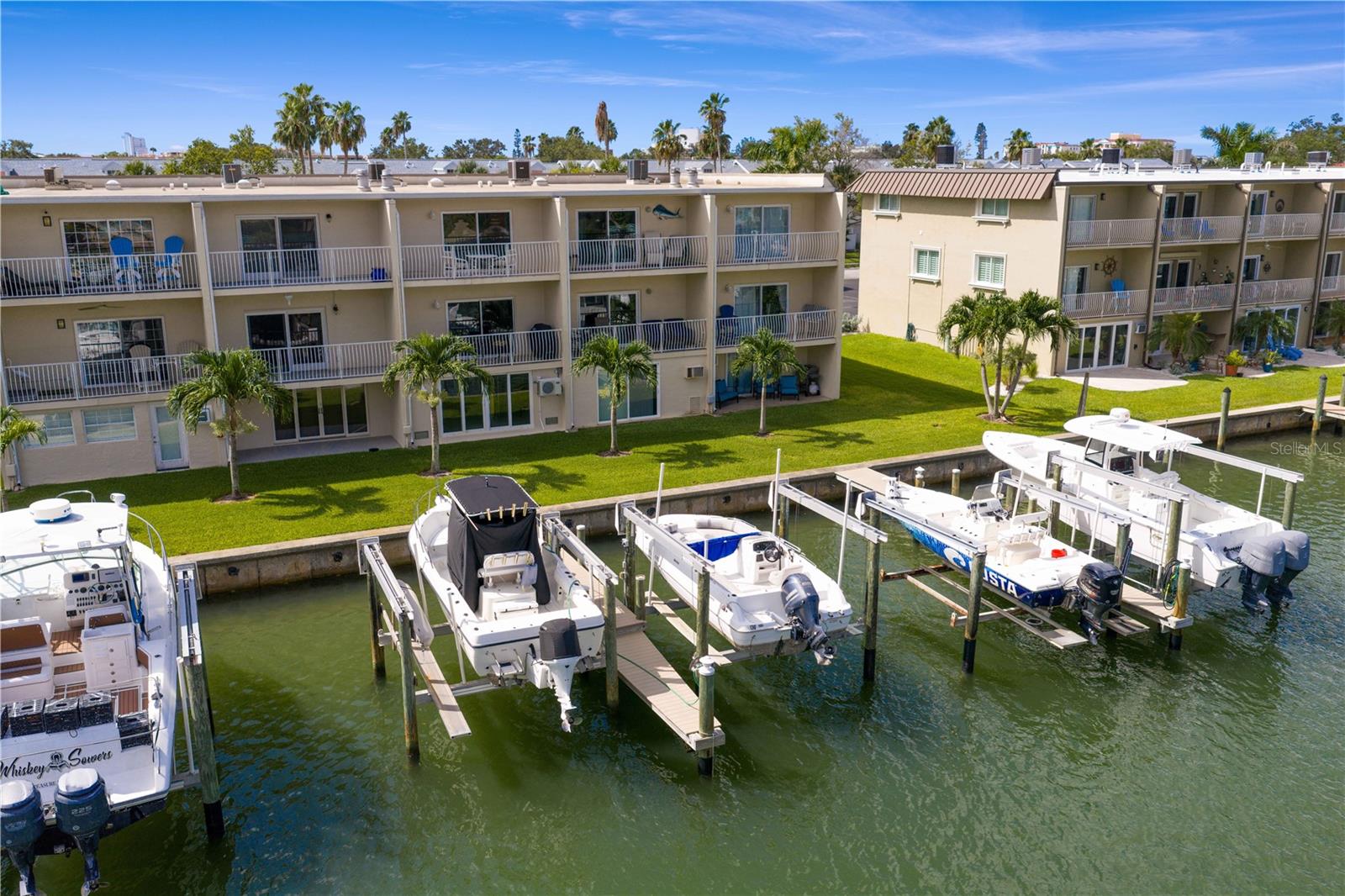 CAPRI LAGOONS CONDO - Residential