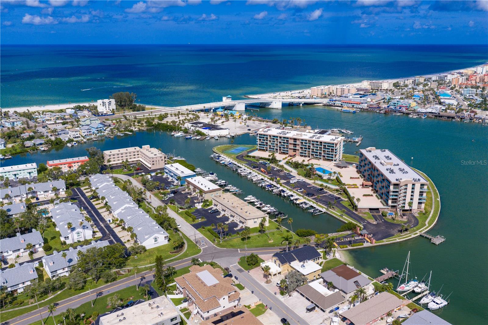 CAPRI LAGOONS CONDO - Residential
