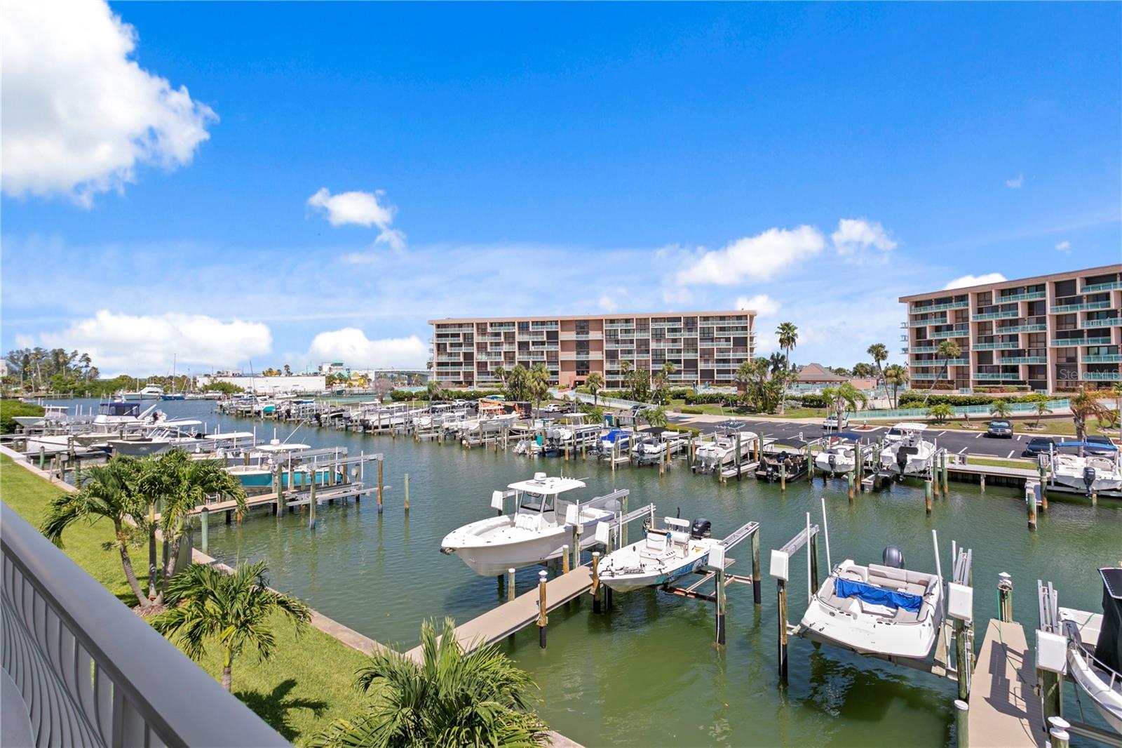 CAPRI LAGOONS CONDO - Residential