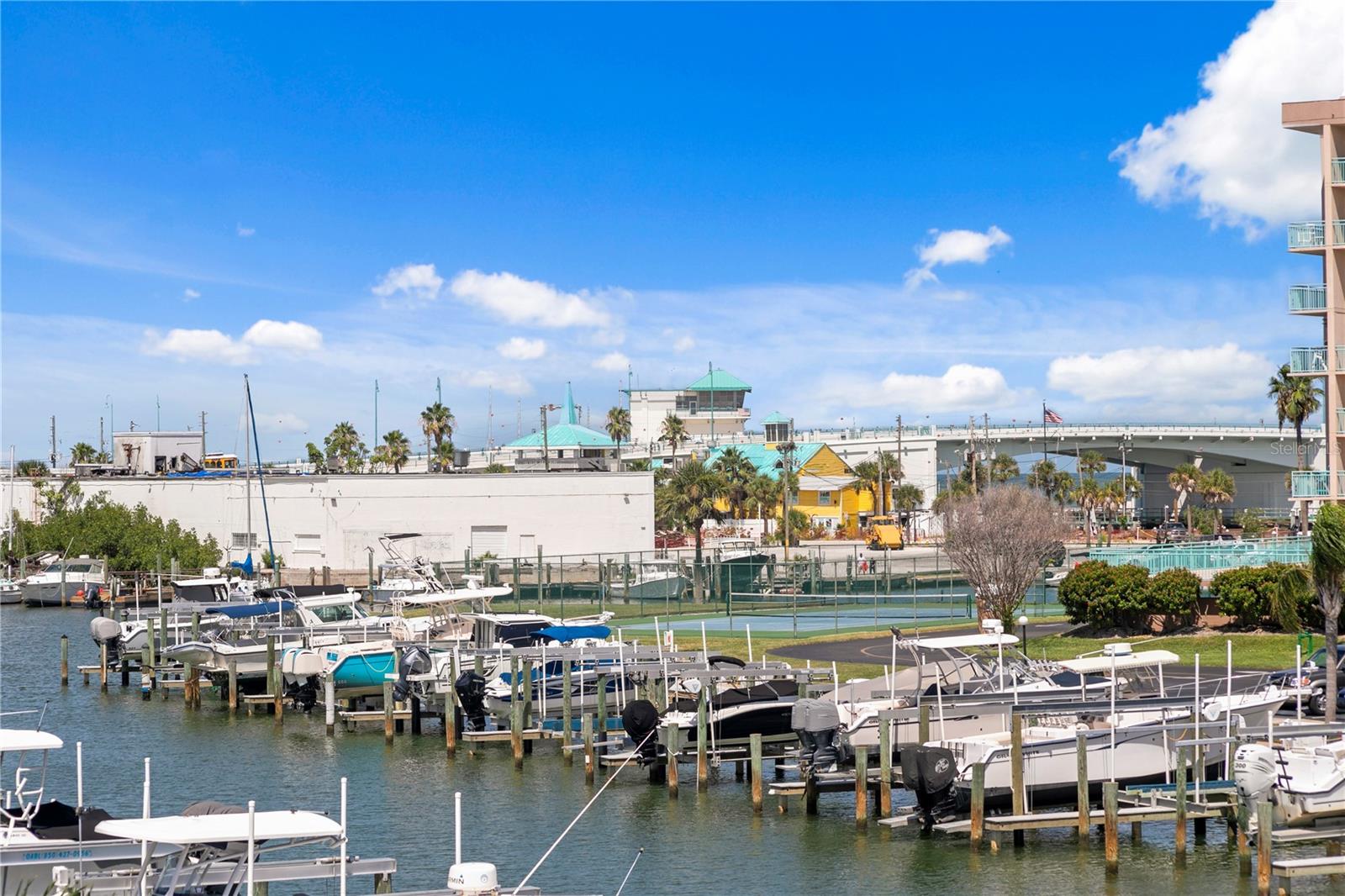 CAPRI LAGOONS CONDO - Residential