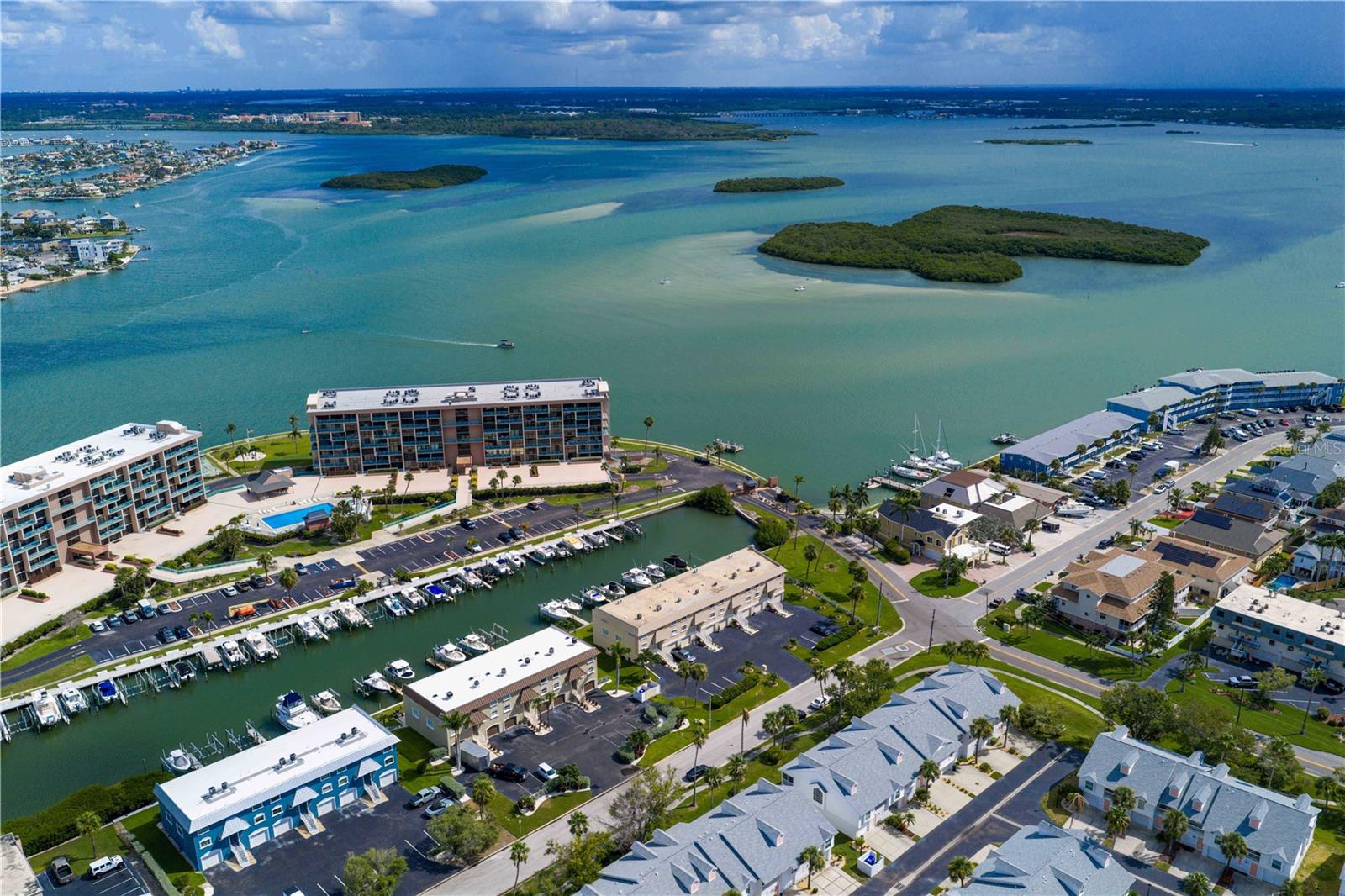 CAPRI LAGOONS CONDO - Residential