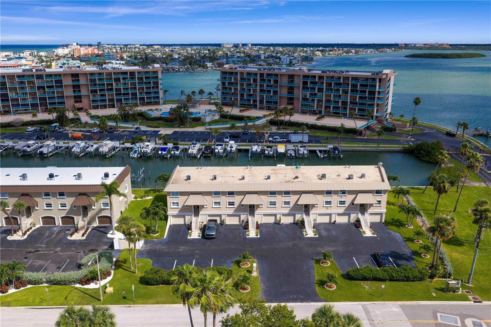 CAPRI LAGOONS CONDO - Residential