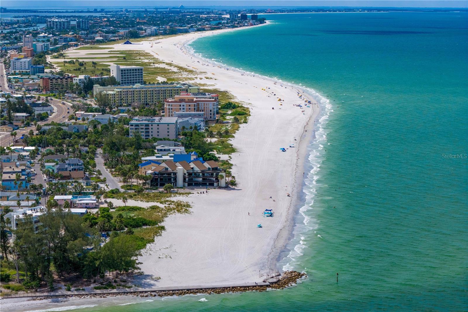 CAPRI LAGOONS CONDO - Residential