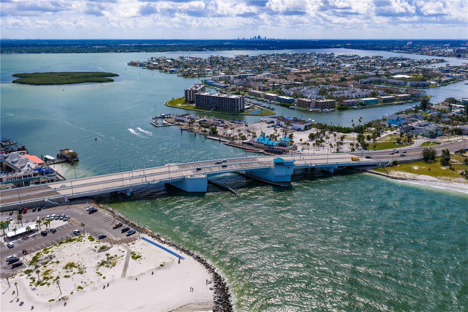 CAPRI LAGOONS CONDO - Residential