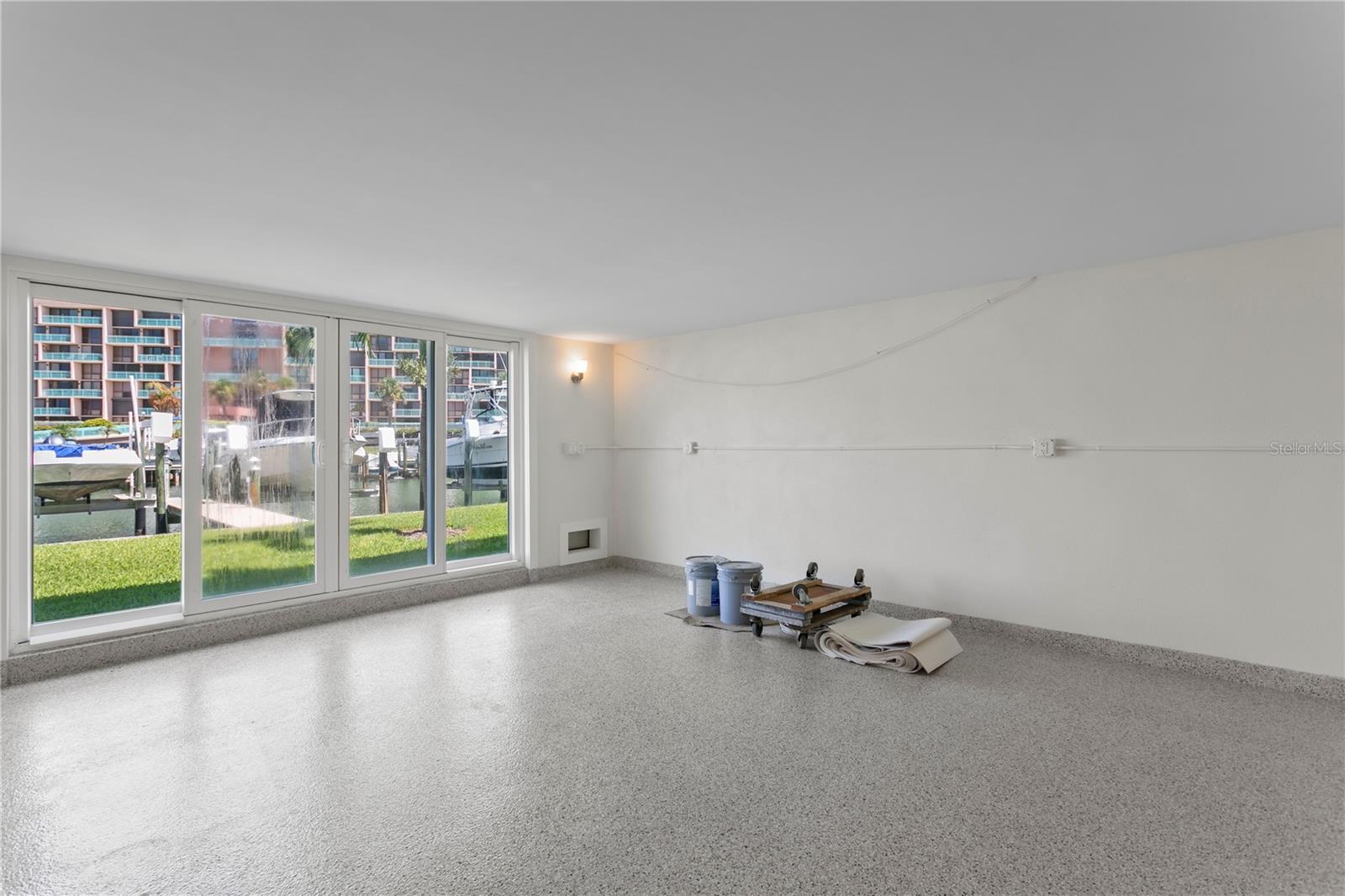 CAPRI LAGOONS CONDO - Residential