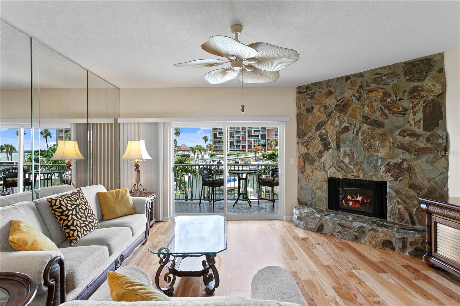 CAPRI LAGOONS CONDO - Residential