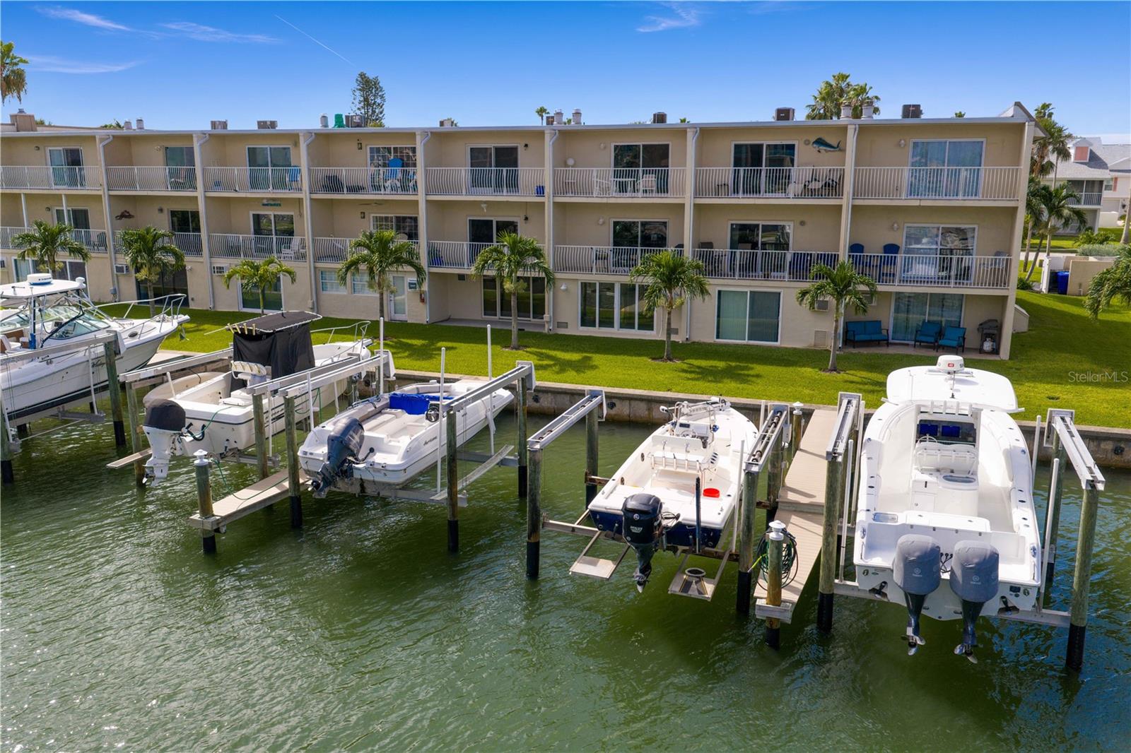 CAPRI LAGOONS CONDO - Residential