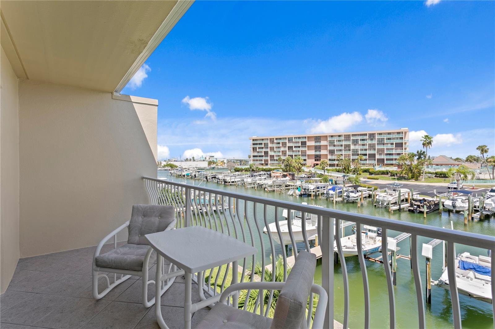 CAPRI LAGOONS CONDO - Residential