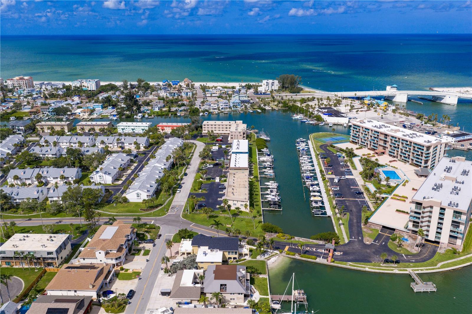 CAPRI LAGOONS CONDO - Residential