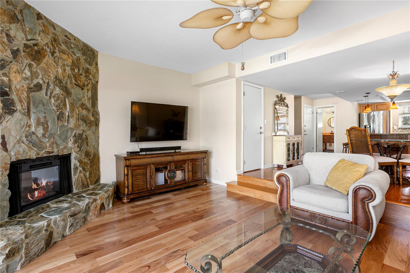CAPRI LAGOONS CONDO - Residential