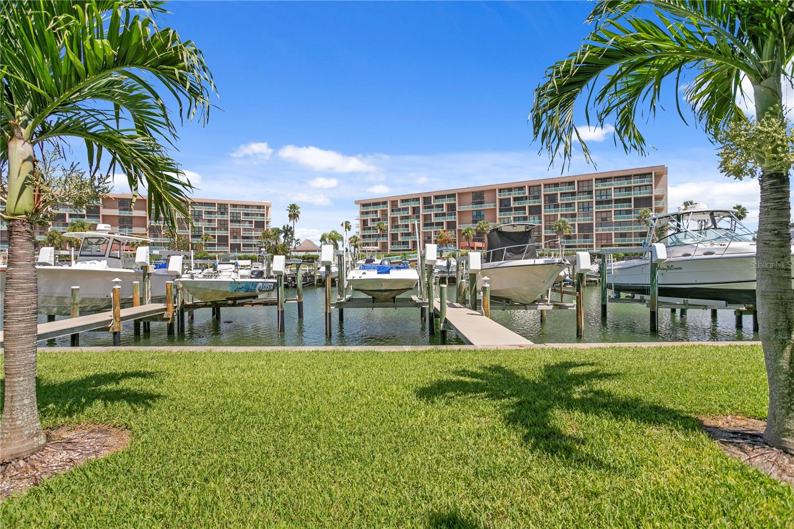 CAPRI LAGOONS CONDO - Residential