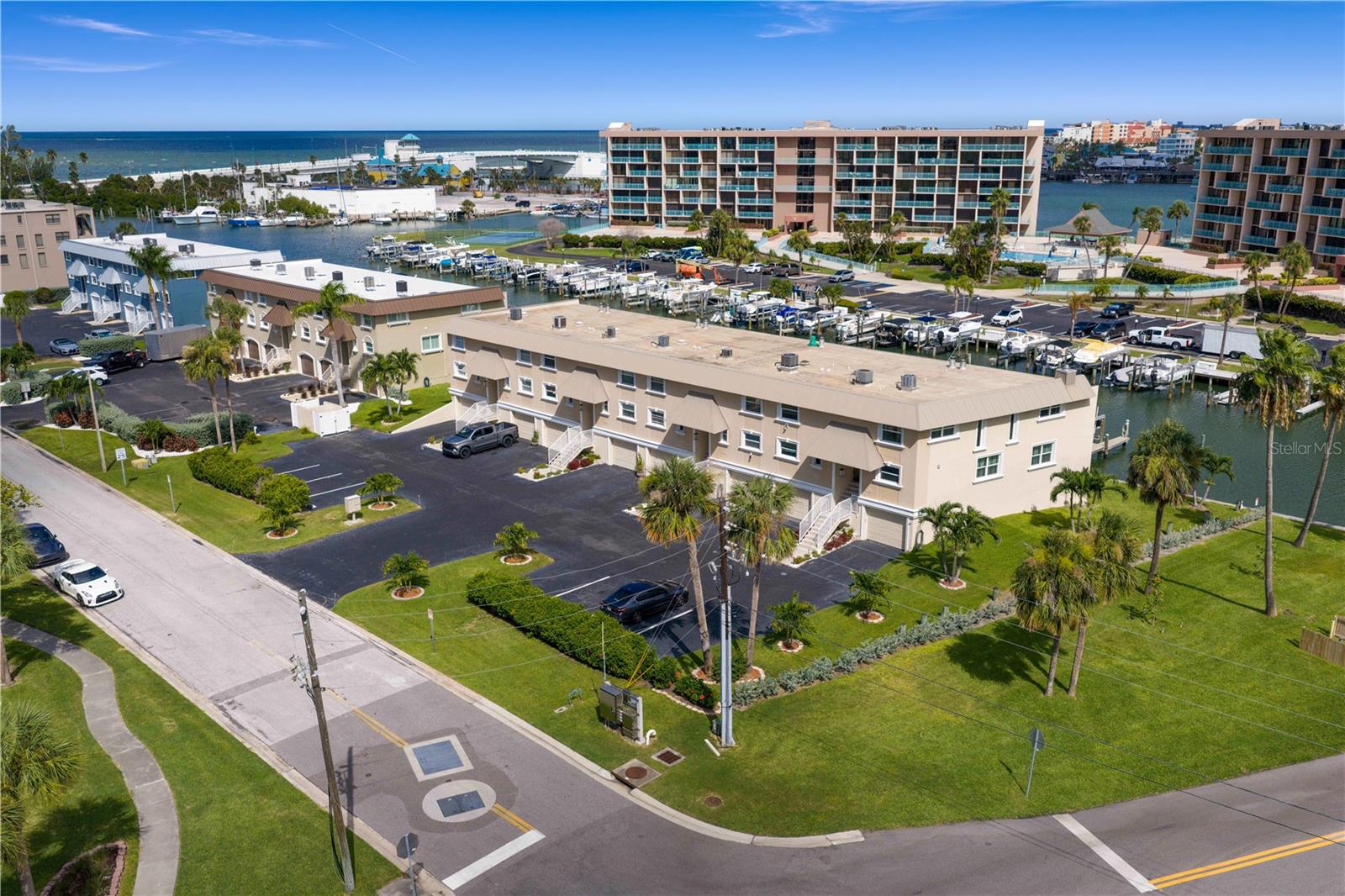 CAPRI LAGOONS CONDO - Residential