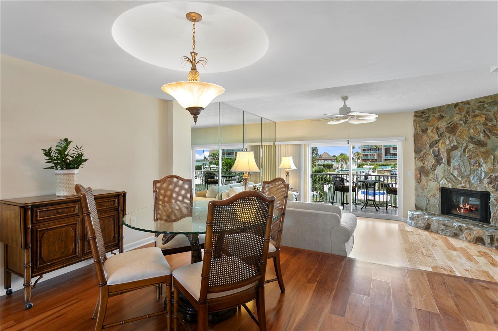 CAPRI LAGOONS CONDO - Residential