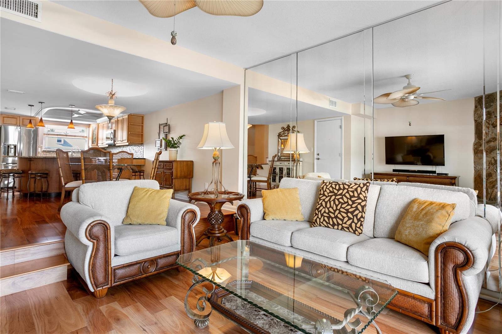 CAPRI LAGOONS CONDO - Residential
