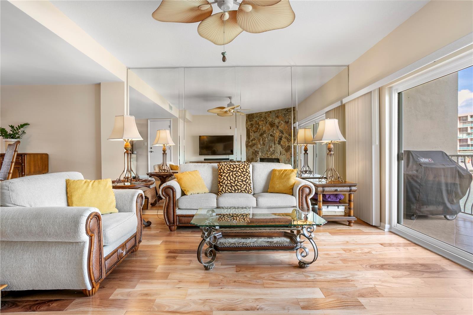 CAPRI LAGOONS CONDO - Residential