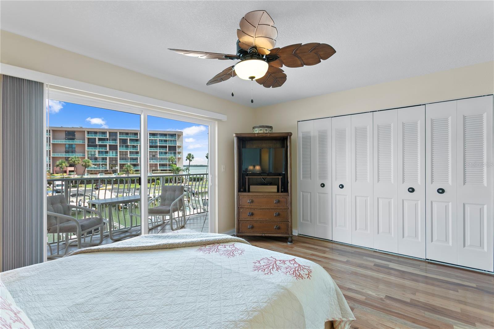 CAPRI LAGOONS CONDO - Residential