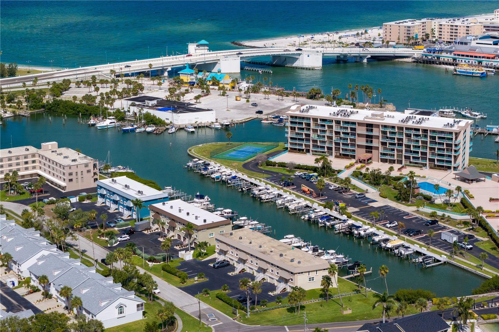 CAPRI LAGOONS CONDO - Residential