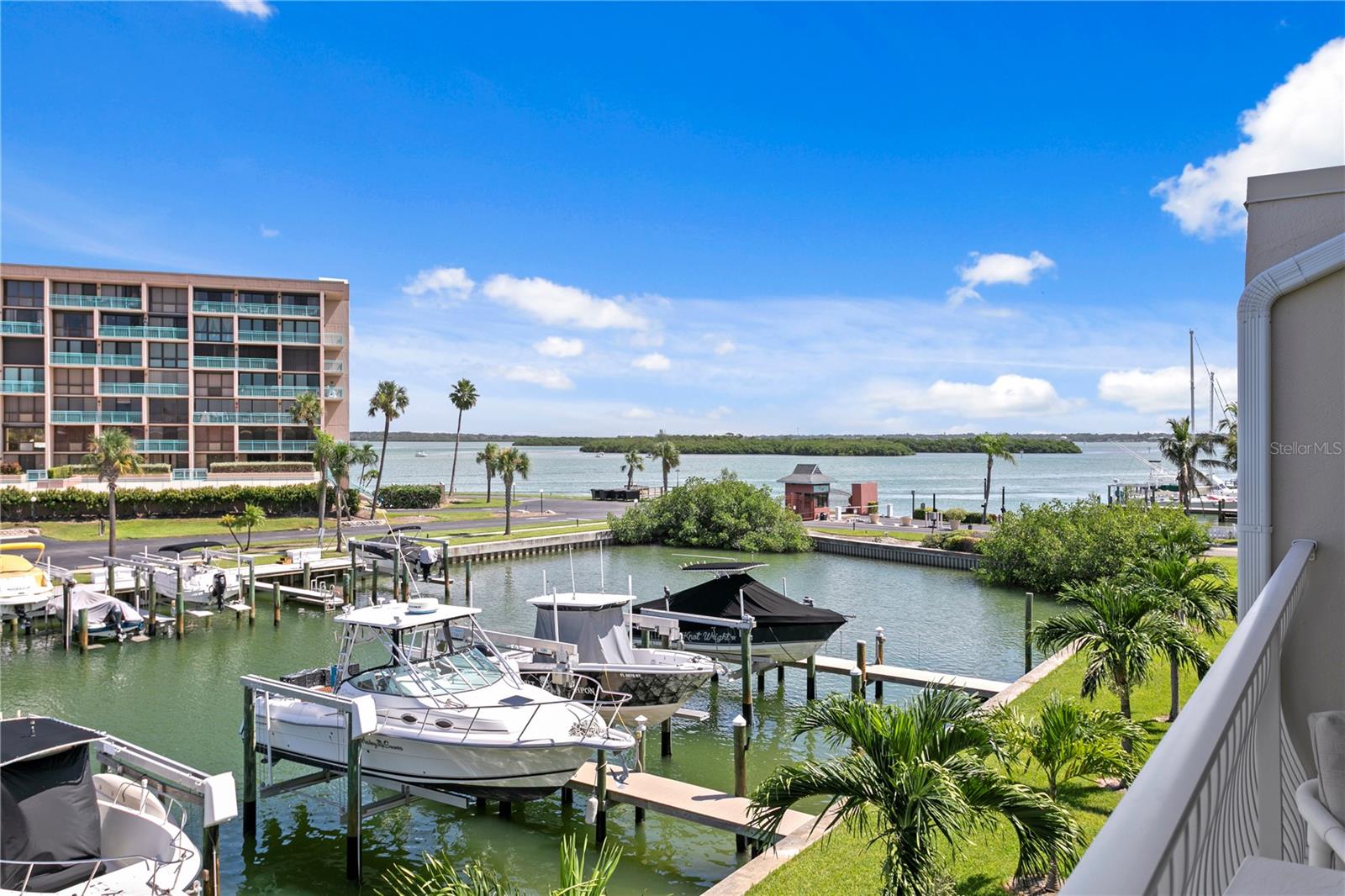 CAPRI LAGOONS CONDO - Residential