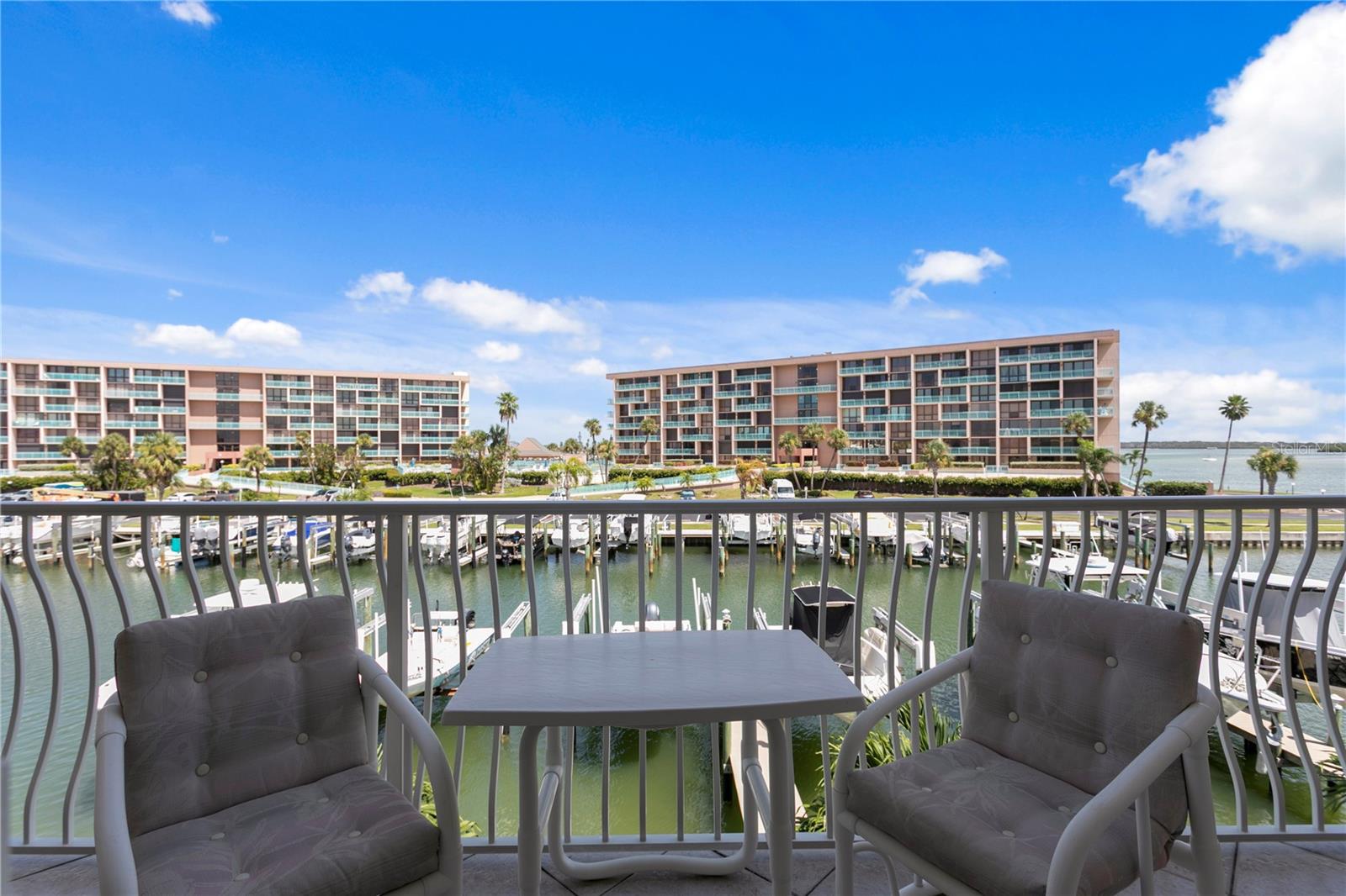 CAPRI LAGOONS CONDO - Residential