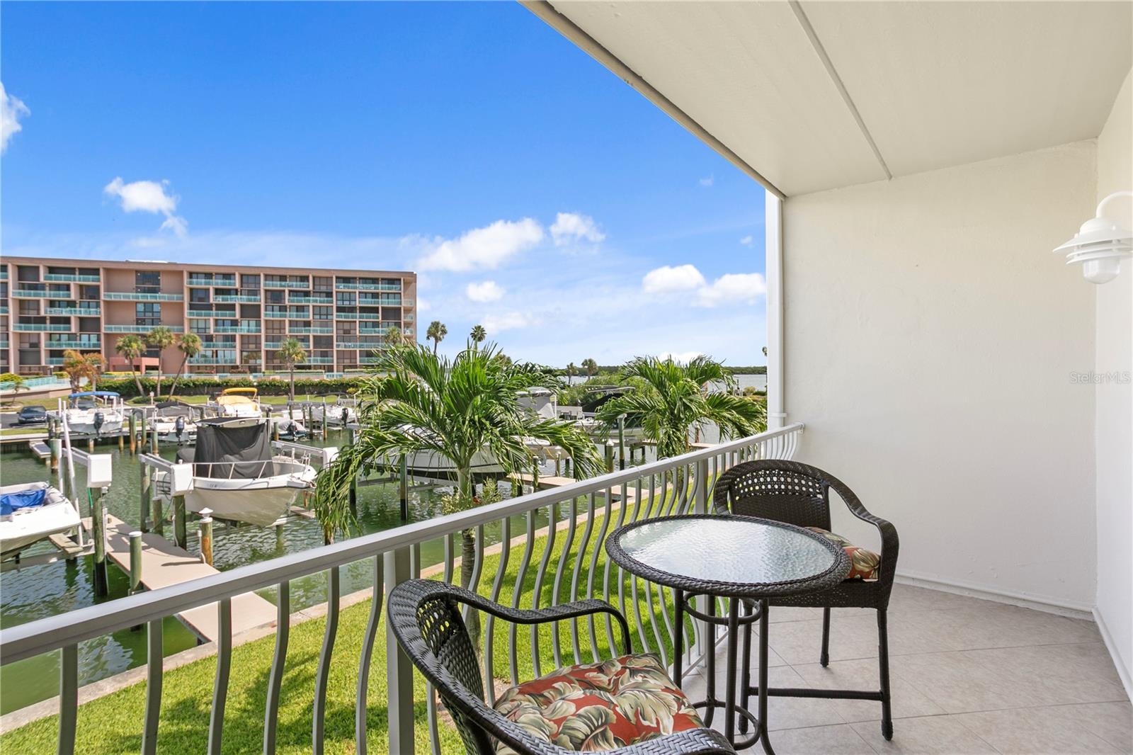 CAPRI LAGOONS CONDO - Residential