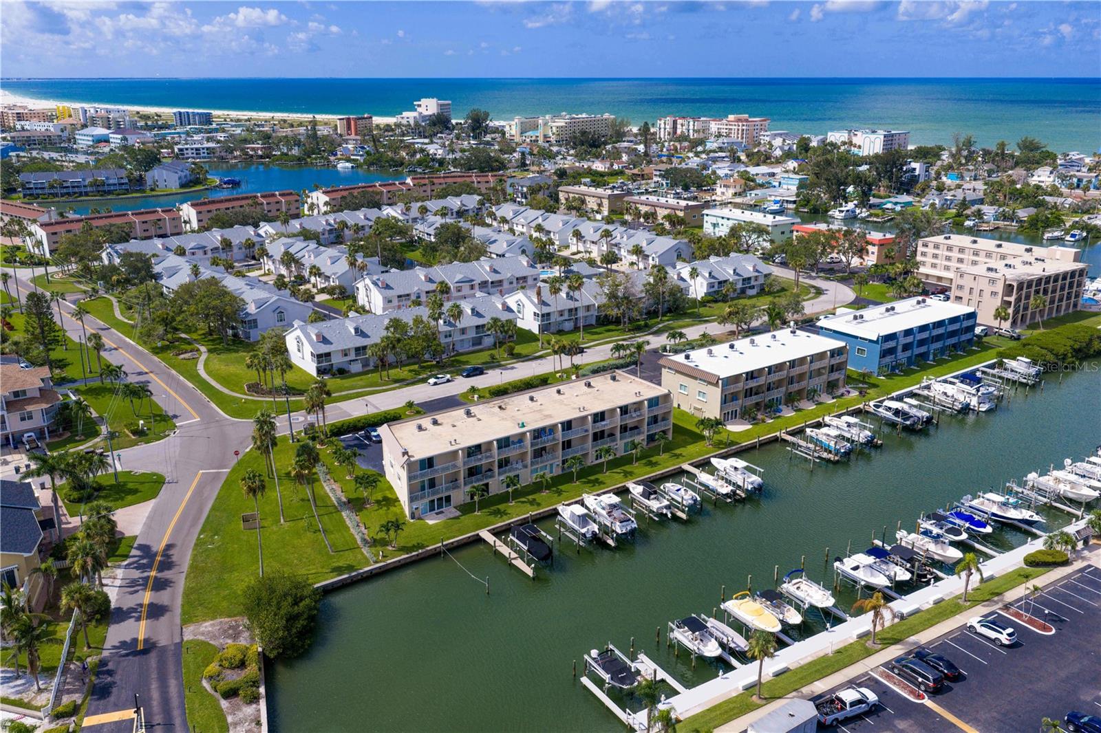 CAPRI LAGOONS CONDO - Residential