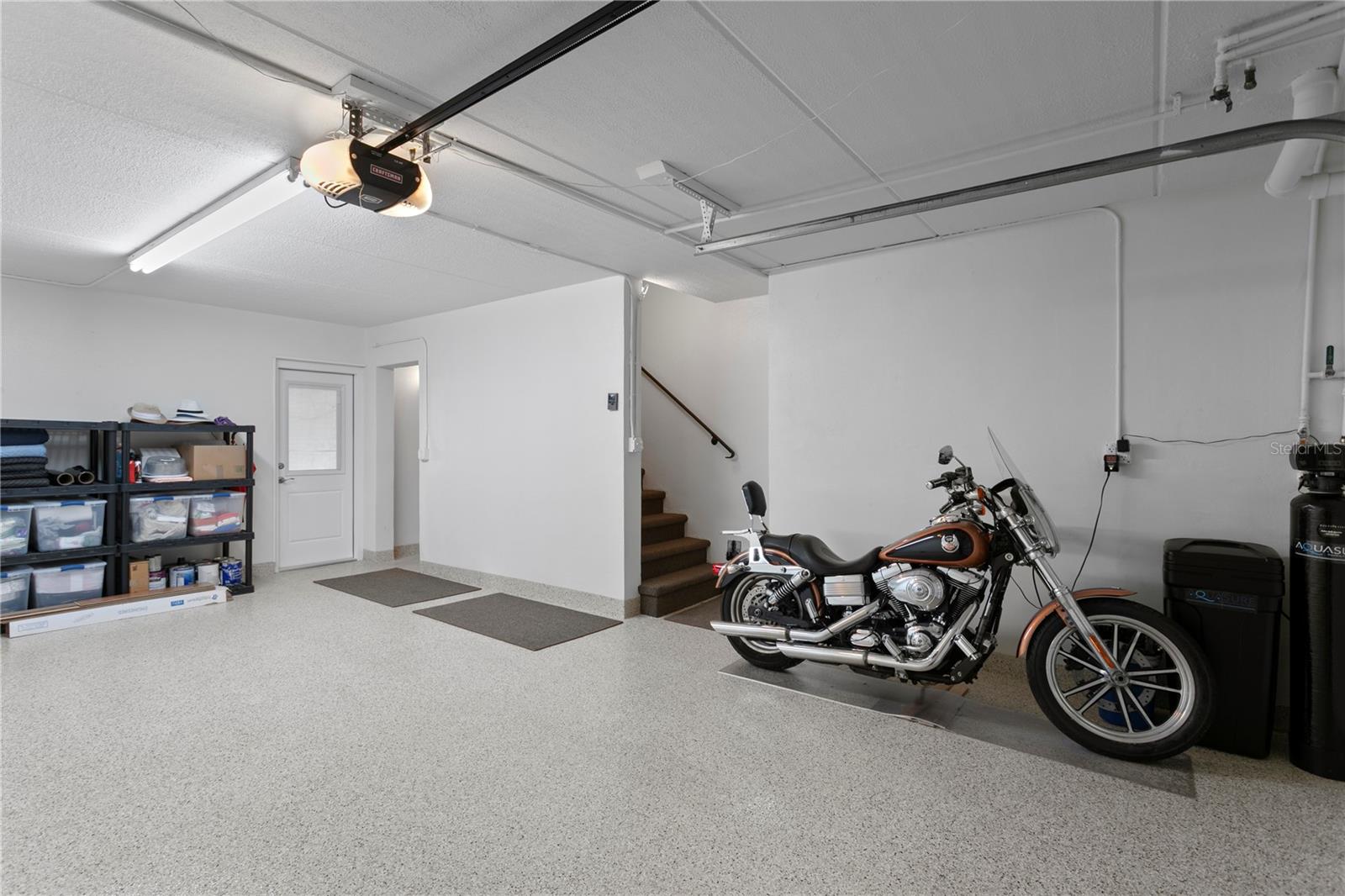 CAPRI LAGOONS CONDO - Residential