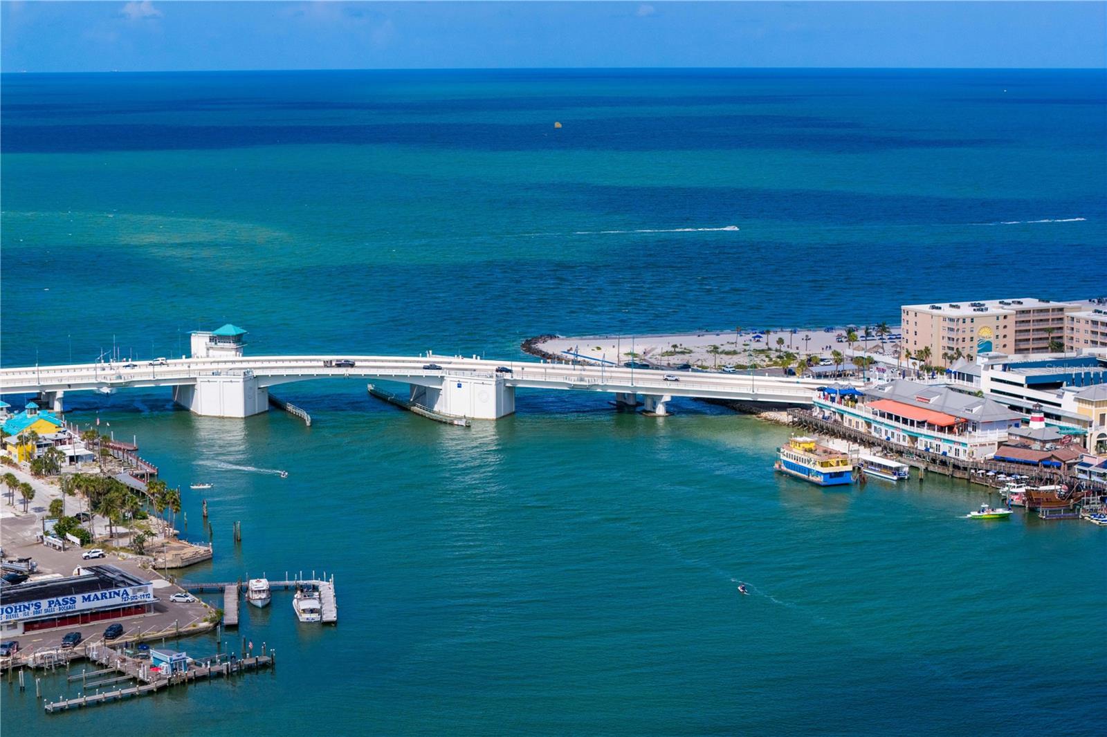 CAPRI LAGOONS CONDO - Residential