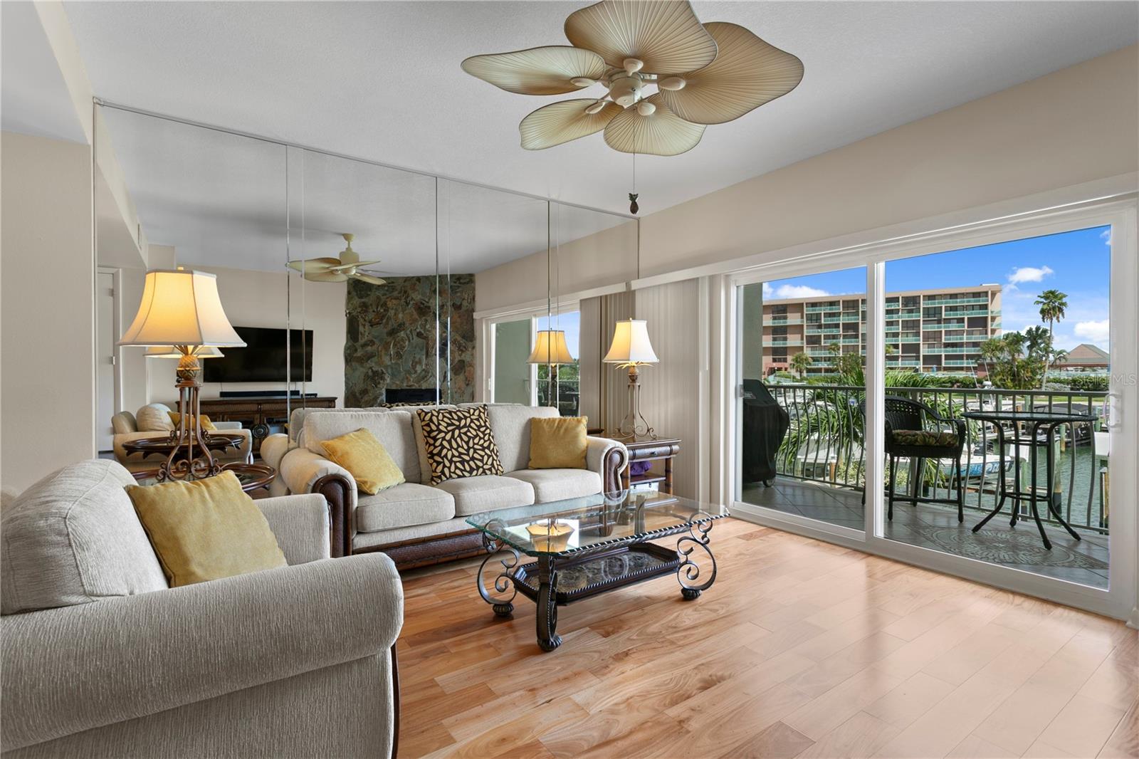 CAPRI LAGOONS CONDO - Residential