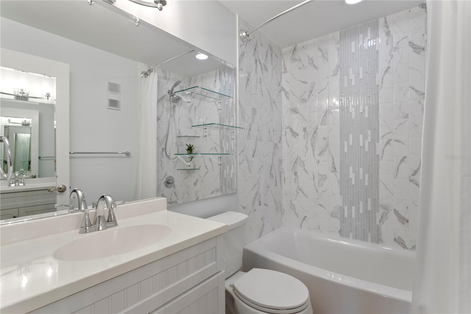 CAPRI LAGOONS CONDO - Residential