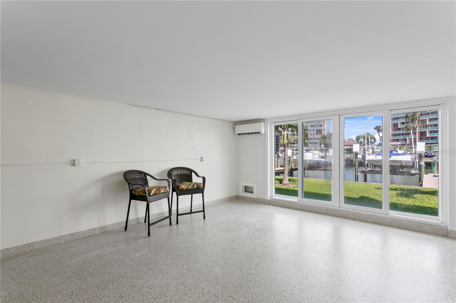 CAPRI LAGOONS CONDO - Residential