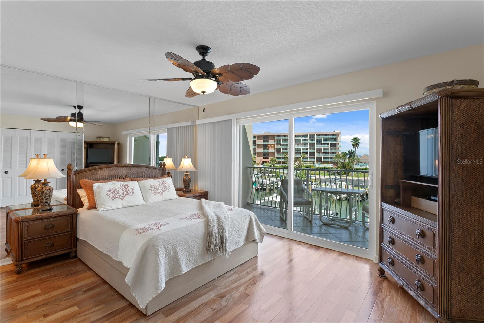 CAPRI LAGOONS CONDO - Residential