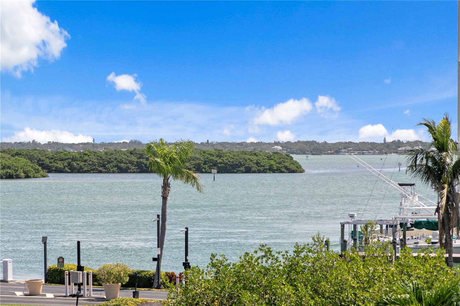 CAPRI LAGOONS CONDO - Residential