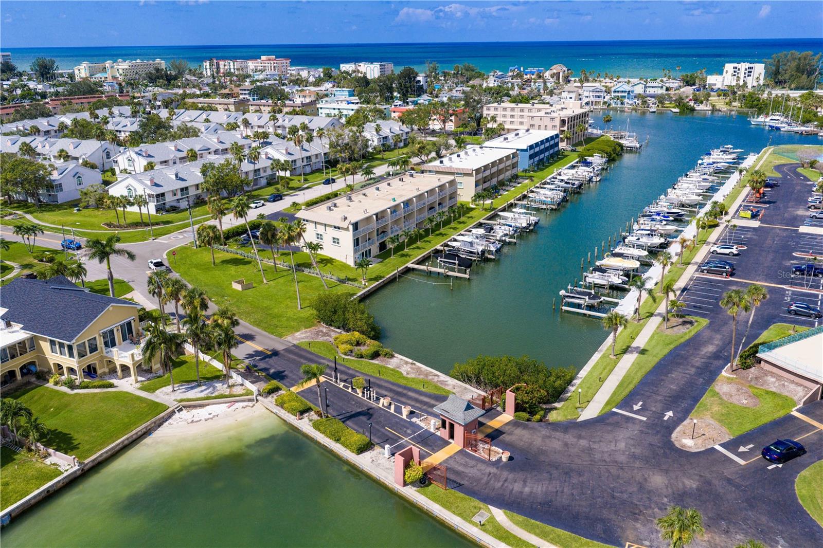 CAPRI LAGOONS CONDO - Residential