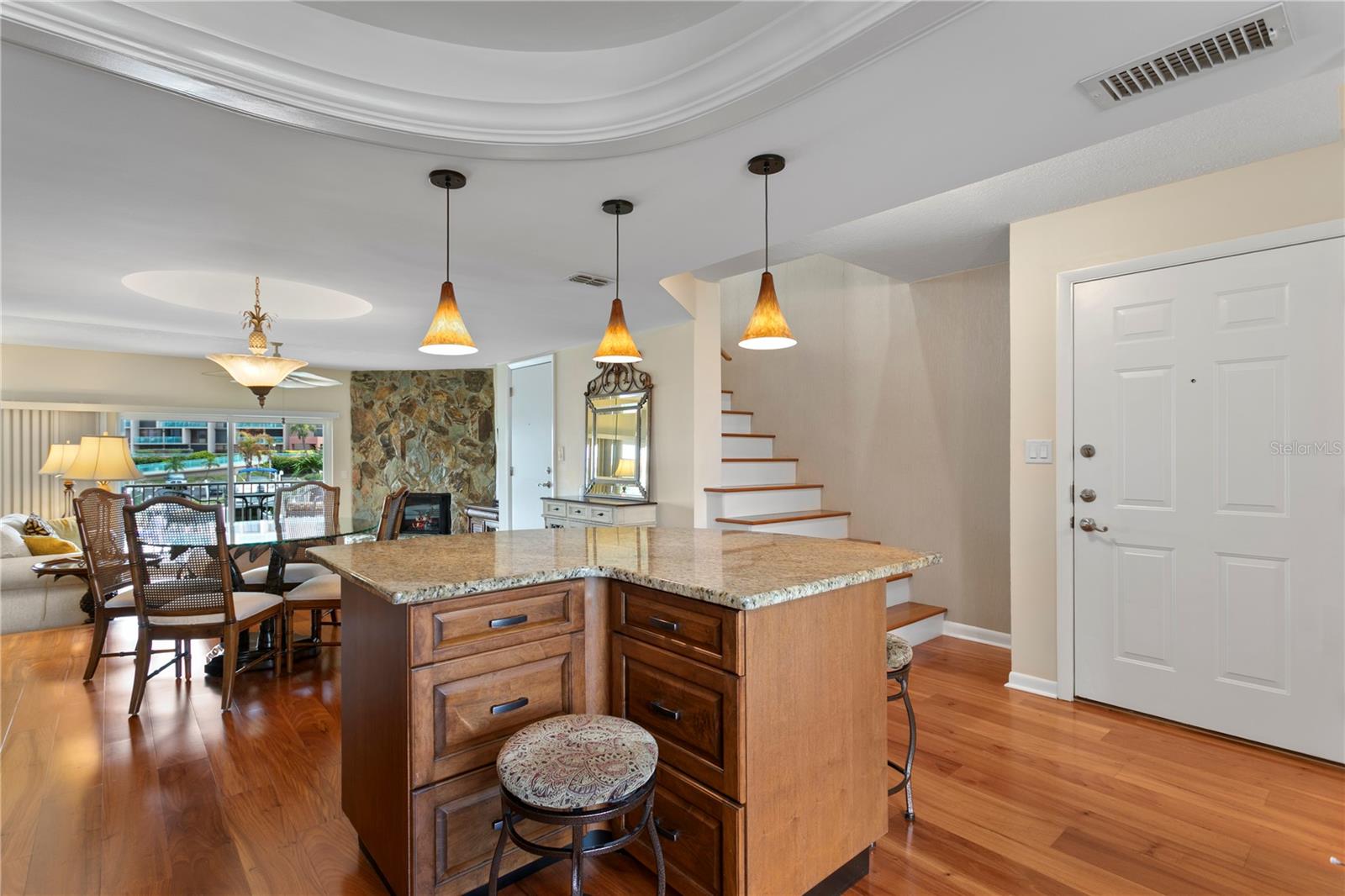 CAPRI LAGOONS CONDO - Residential