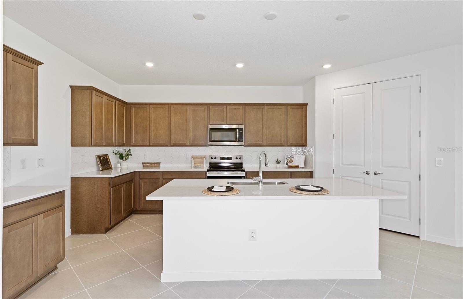 9738 AUTUMN RIDGE AVENUE