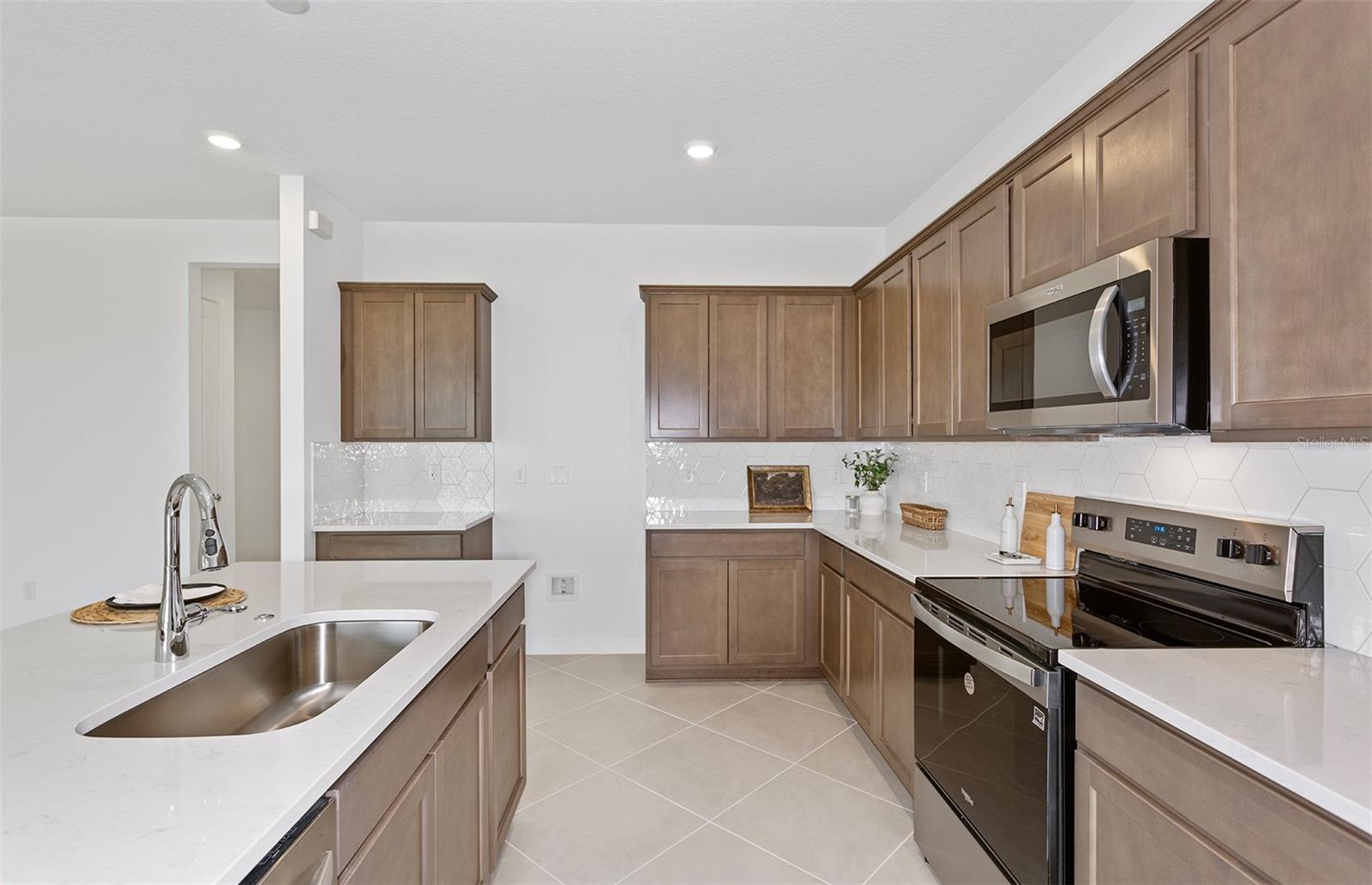 9738 AUTUMN RIDGE AVENUE