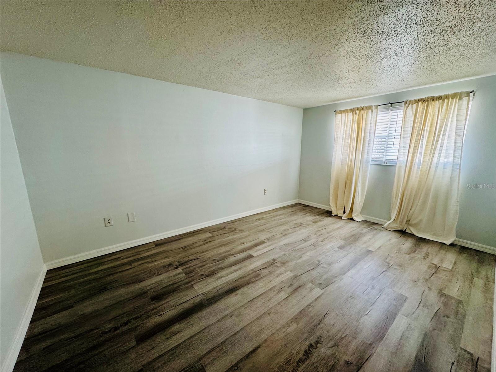 VERDES GARDENS - Residential Income