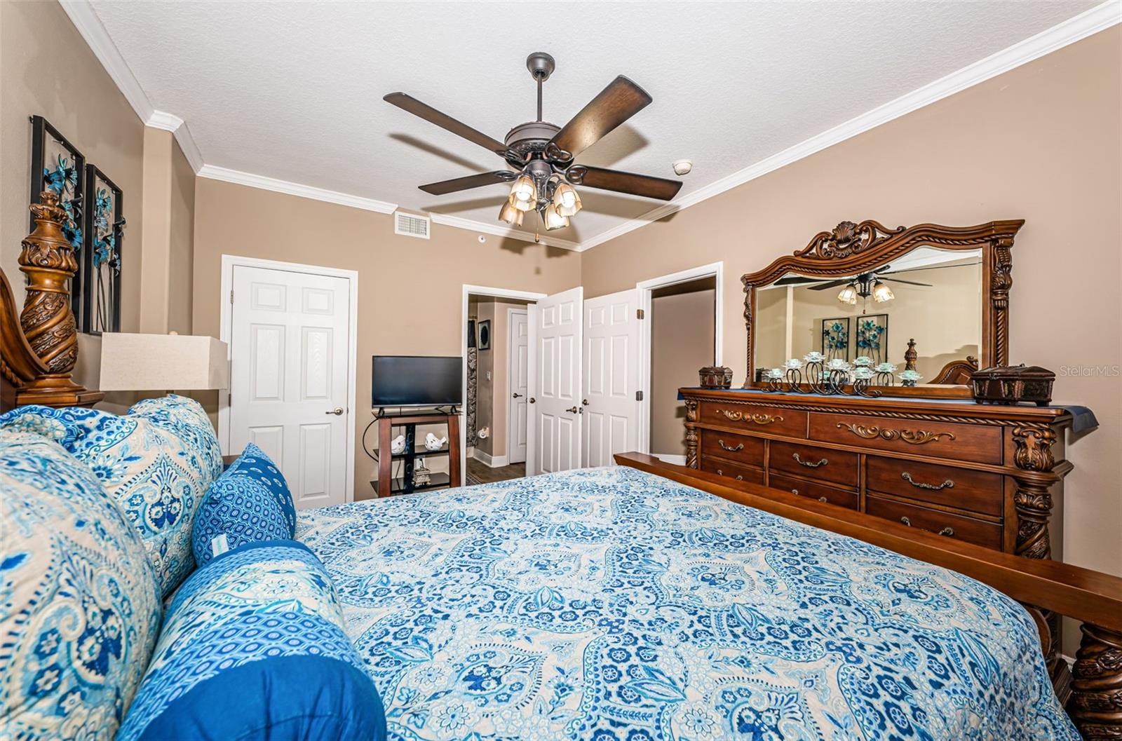 SEMINOLE ISLE CONDO - Residential