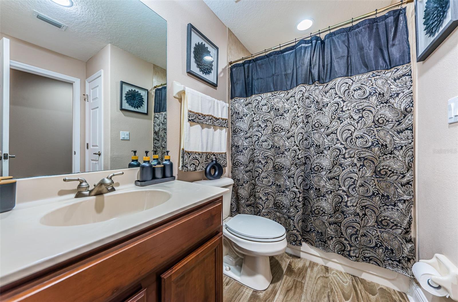 SEMINOLE ISLE CONDO - Residential