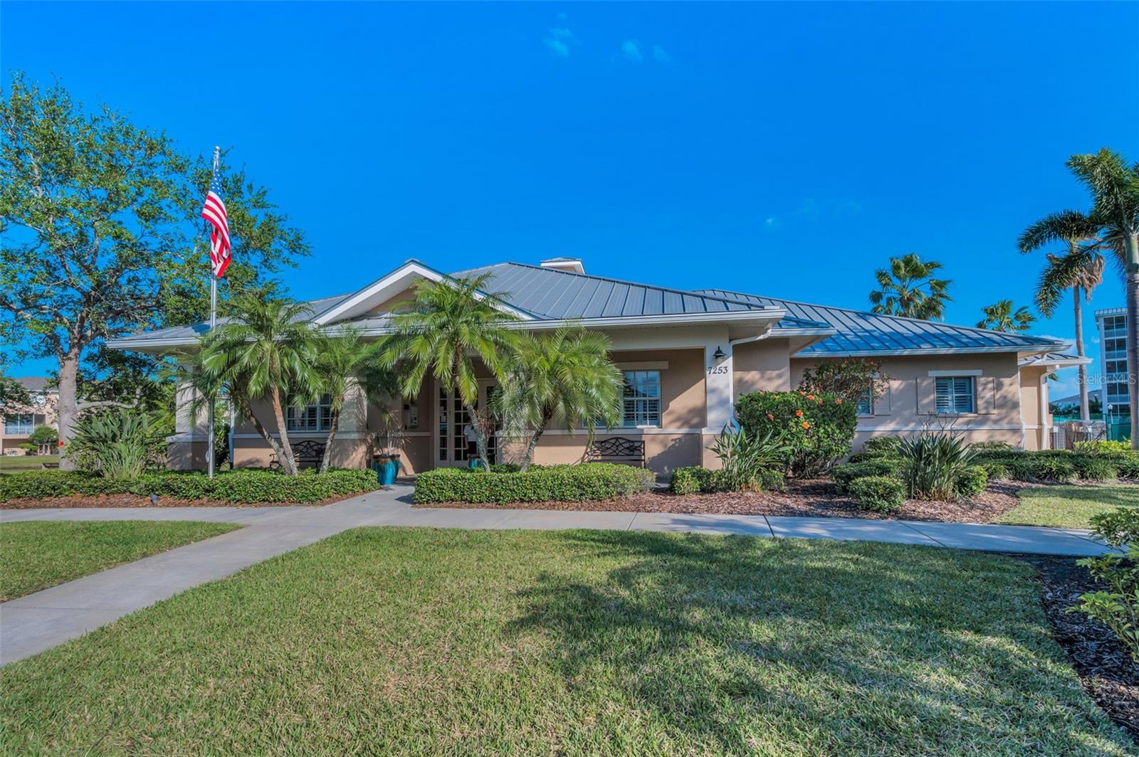 SEMINOLE ISLE CONDO - Residential