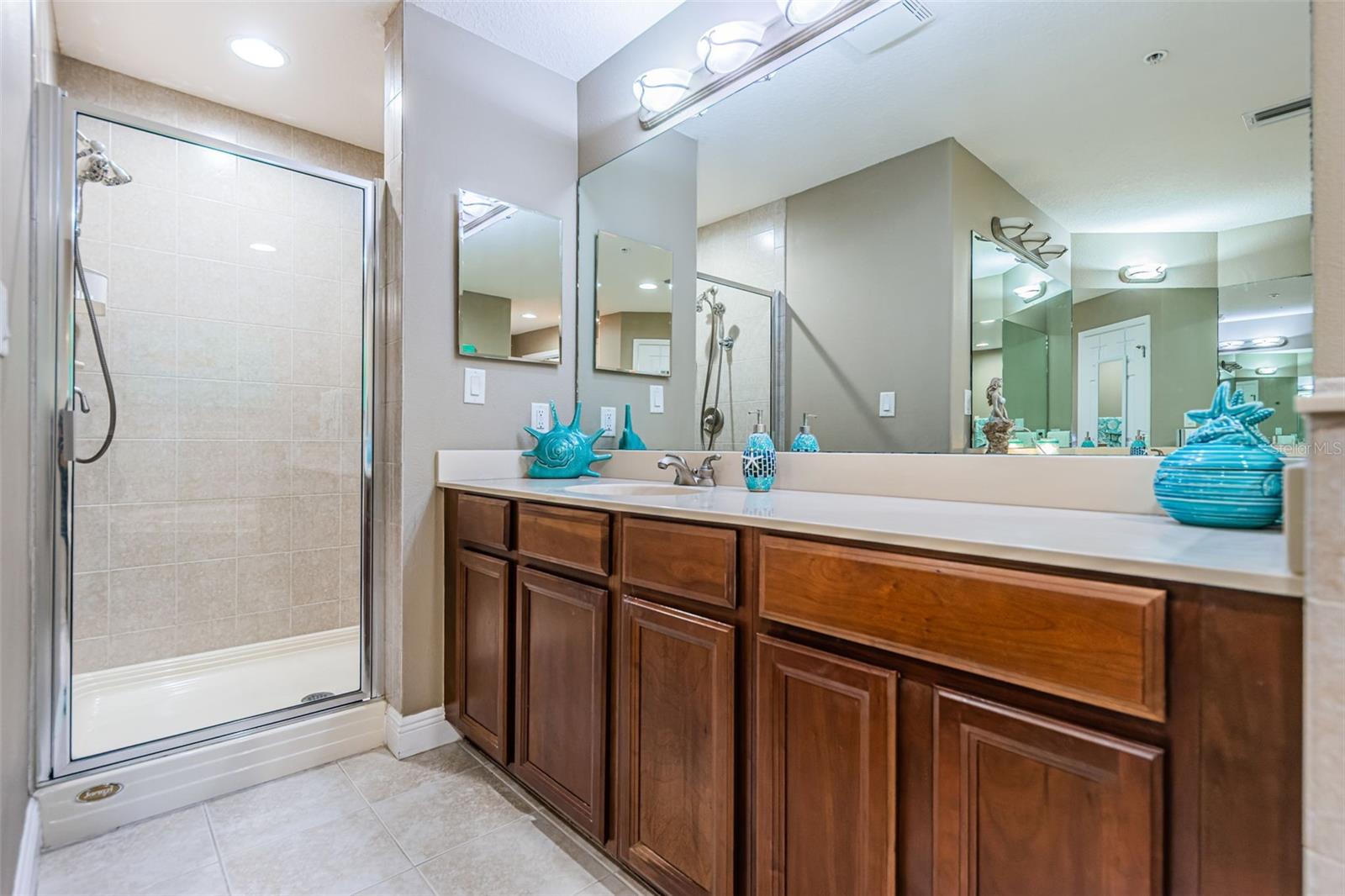 SEMINOLE ISLE CONDO - Residential