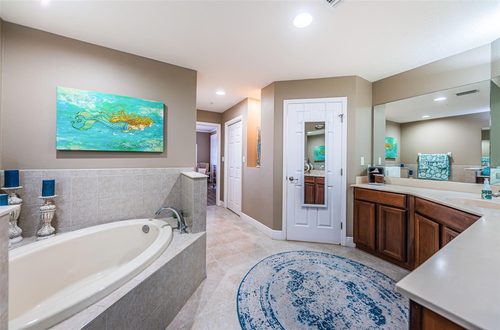 SEMINOLE ISLE CONDO - Residential