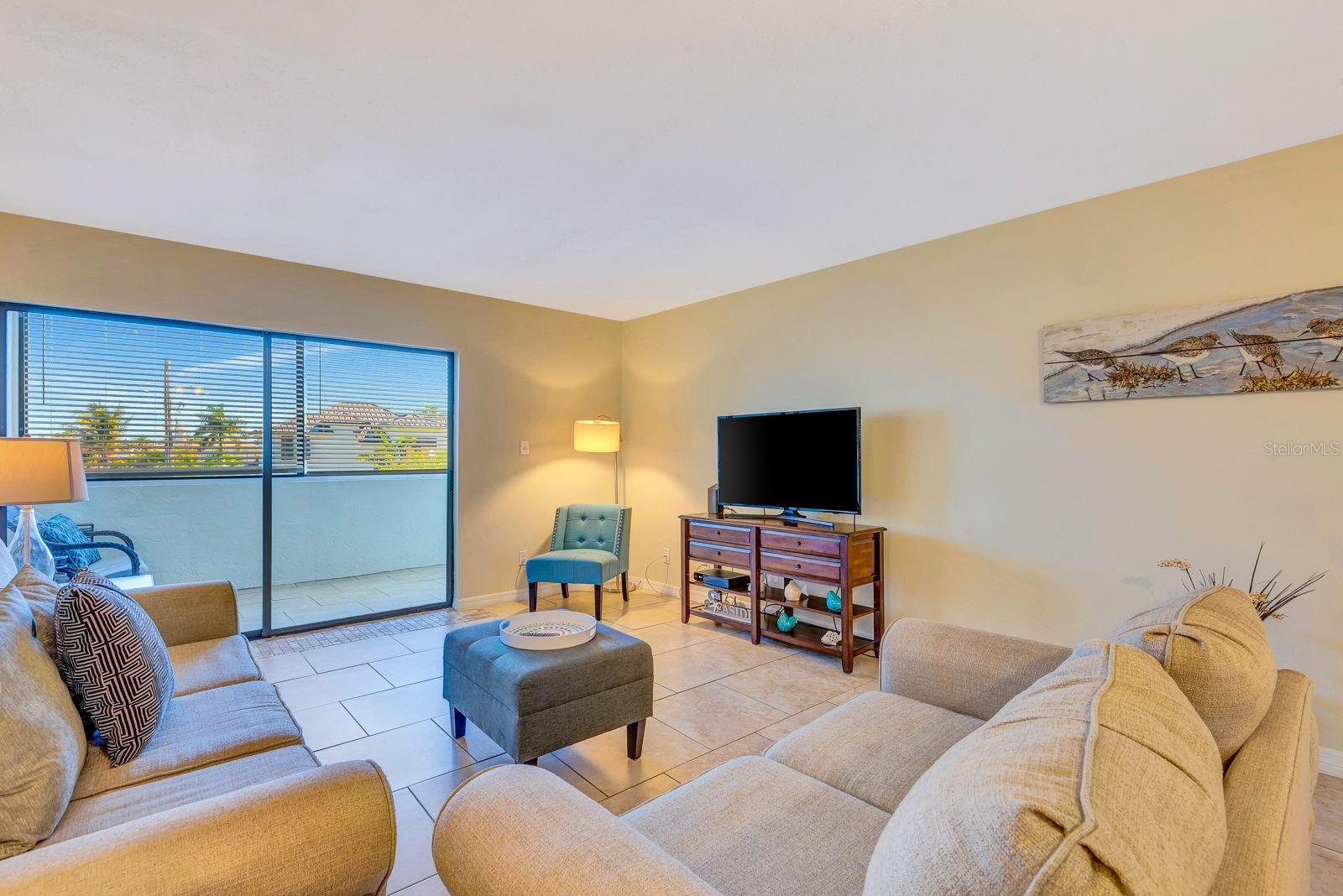 LIDO SHORES - Residential